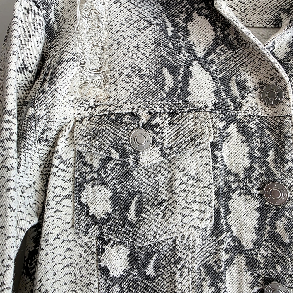 POL Monochrome Snake Print Jacket - Picture 7 of 7